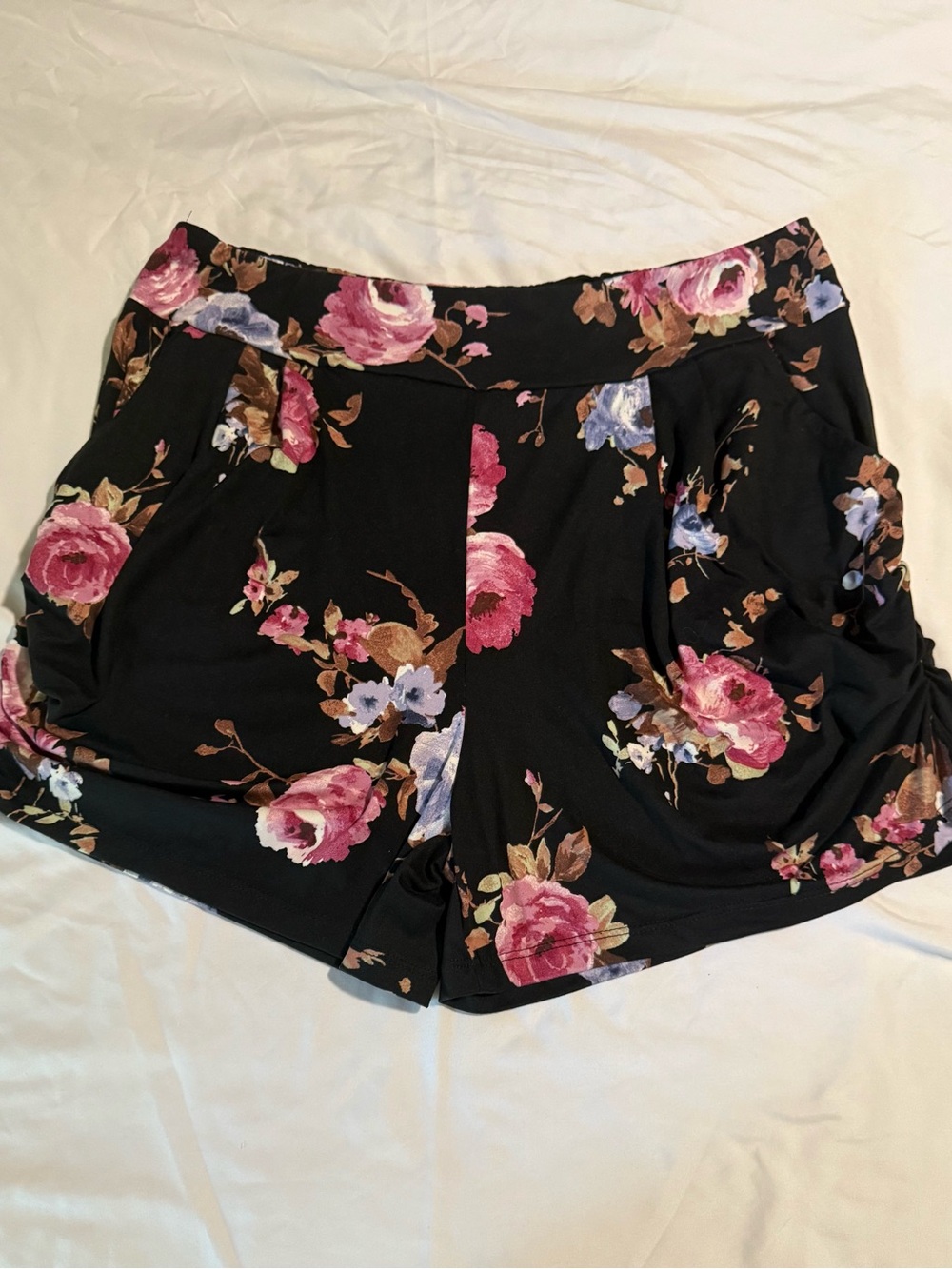 NWOT White Birch Black Floral Harem Ruched Shorts Pockets XL